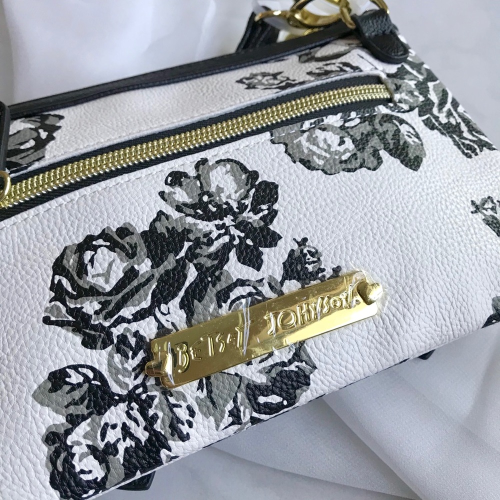 Betsey Johnson Bow Crossbody Wristlet Bag Purse - Picture 5 of 7